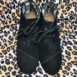 EUC TOMS ankle boots. Sz 9 black